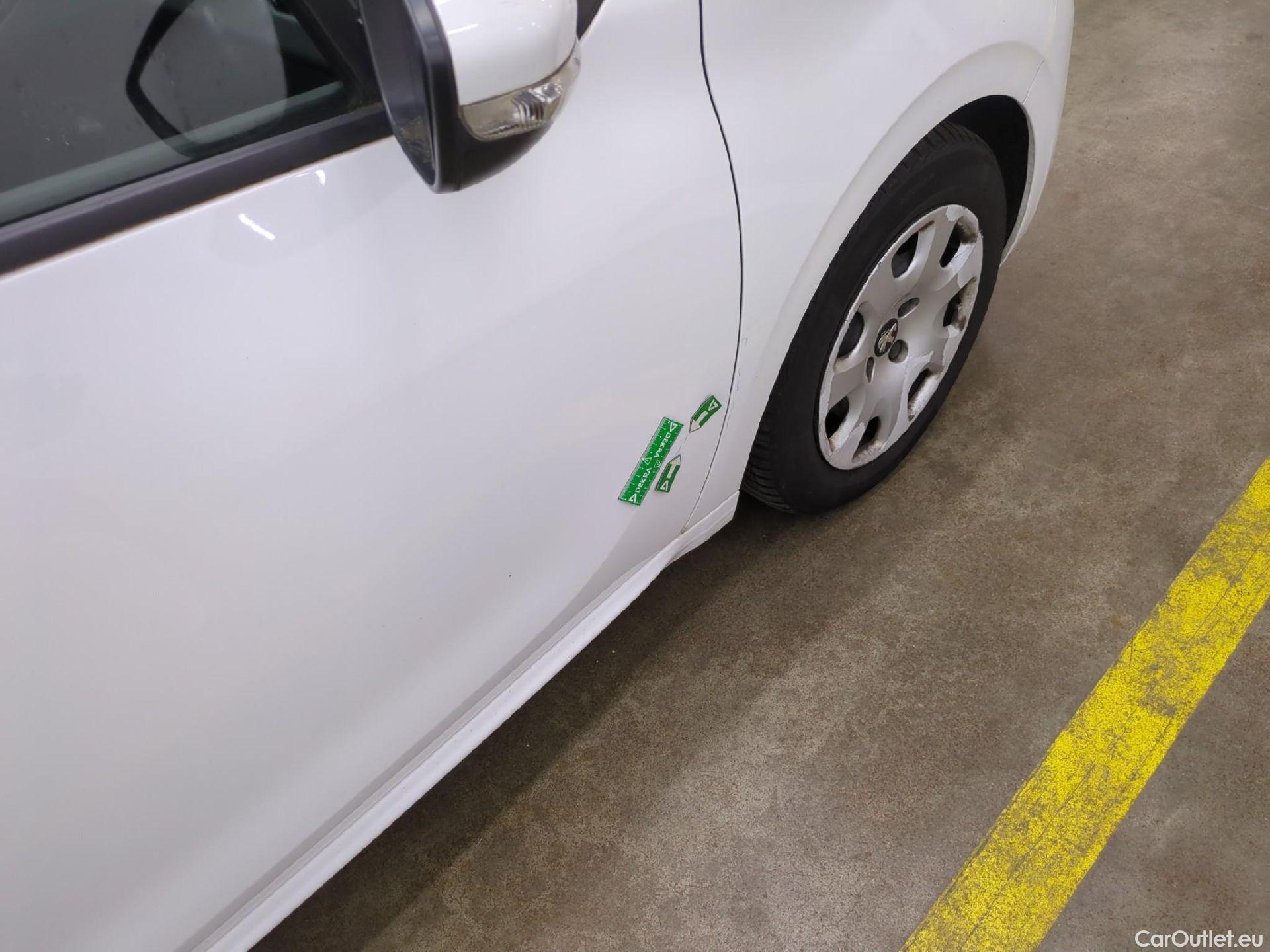  Peugeot  208 PEUGEOT  5p Berline Puretech 82 ¤6.c ACTIVE #15