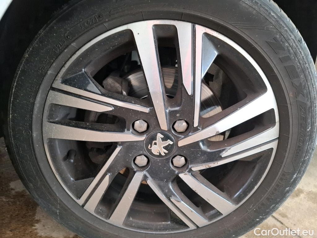  Peugeot  208  Allure Business 1.2 PureTech 100CV BVM6 E6d #58