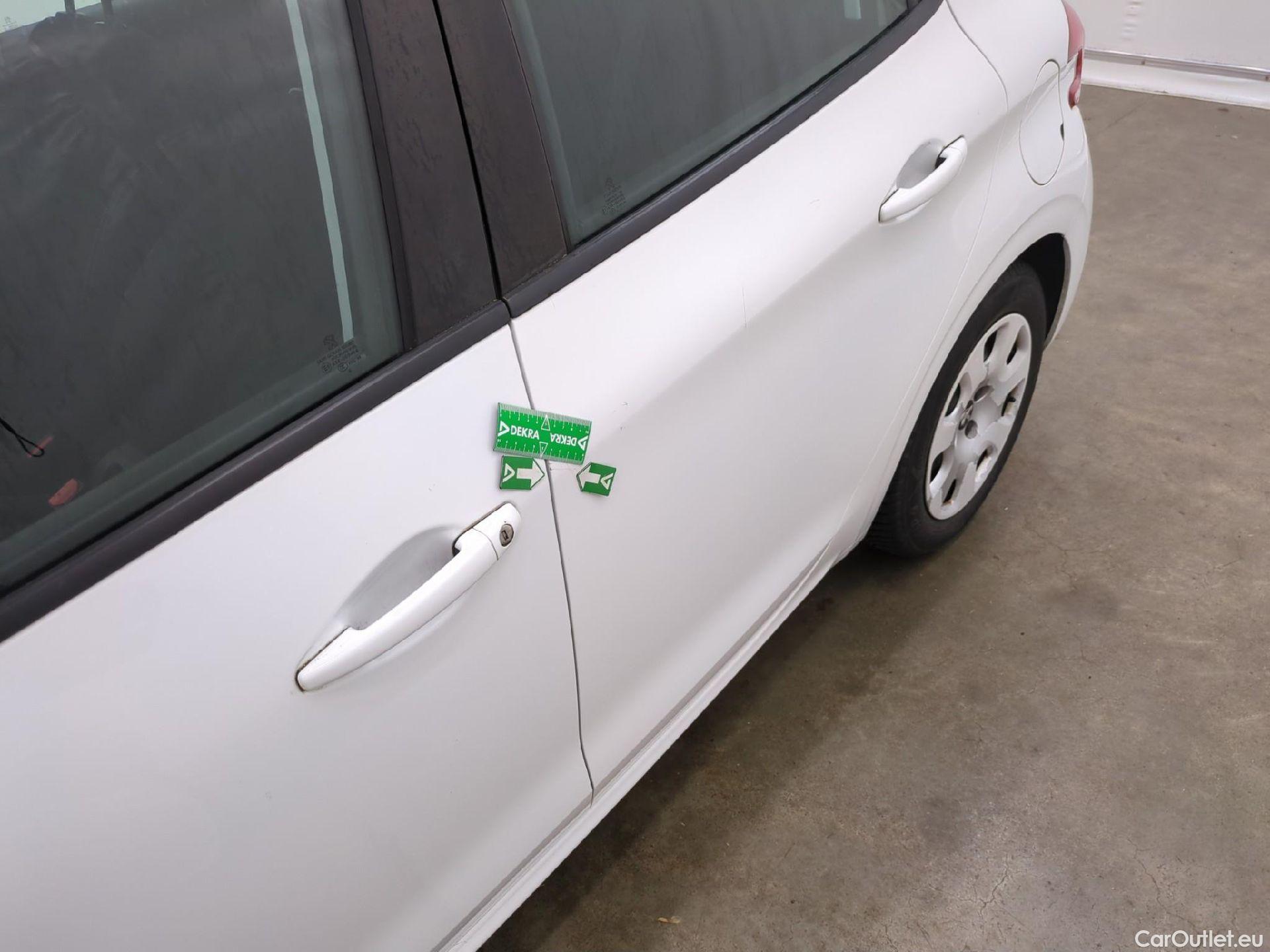  Peugeot  208 PEUGEOT  5p Berline Puretech 82 ¤6.c ACTIVE #24