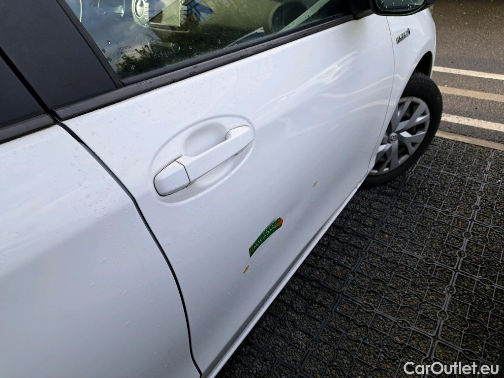  Toyota  Yaris TOYOTA  Hybride / 2017 / 5P / Berline 1.5 VVT-I HYBRID France Business #4