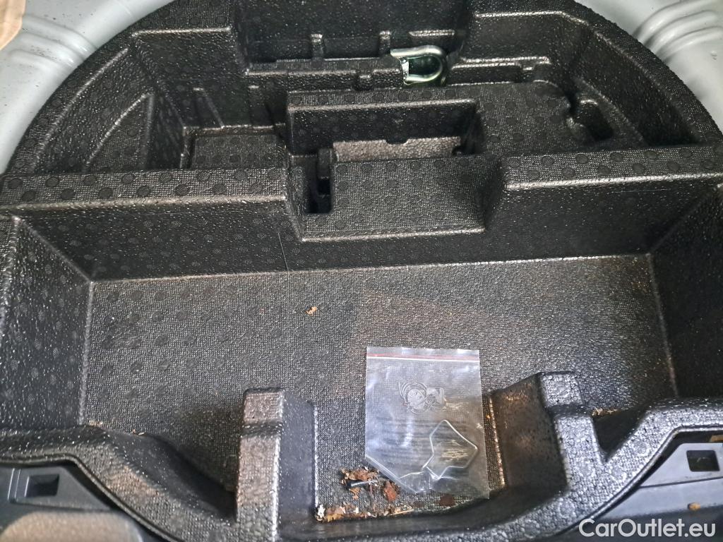  Toyota  Yaris TOYOTA  Hybride / 2017 / 5P / Berline 1.5 VVT-I HYBRID France Business #6