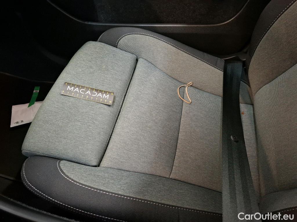  Volvo  XC 40 VOLVO XC40 / 2022 / 5P / SUV Recharge T5 262 DCT7 Plus #6