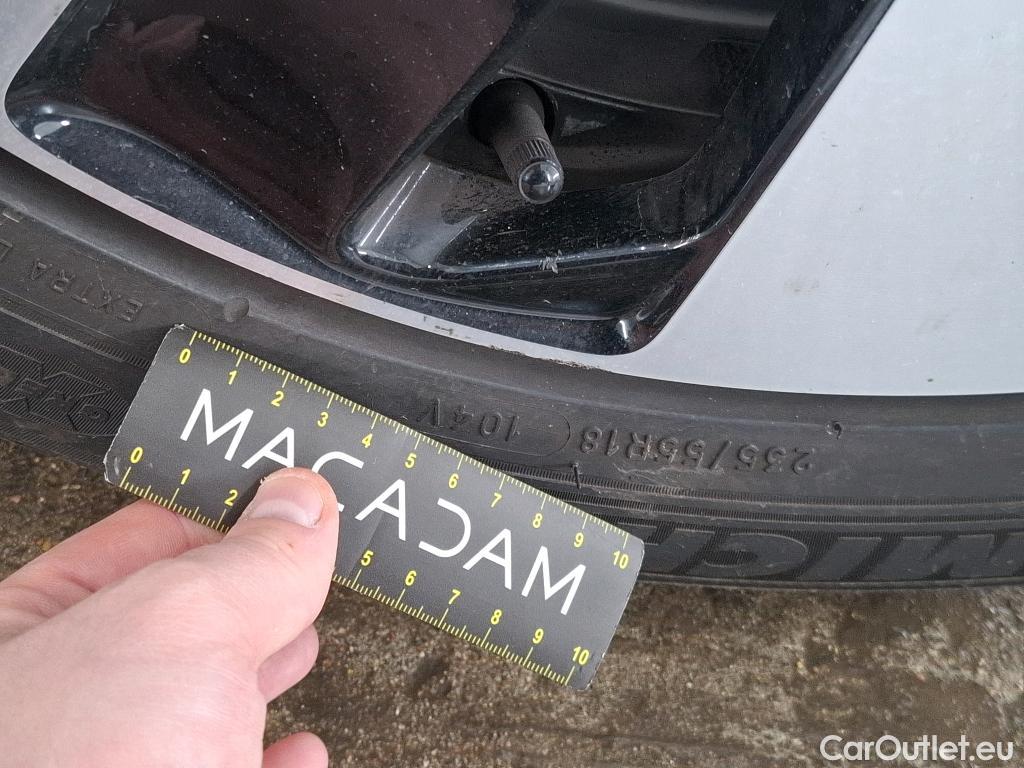  Volvo  XC 40 VOLVO XC40 / 2022 / 5P / SUV Recharge T5 262 DCT7 Plus #3