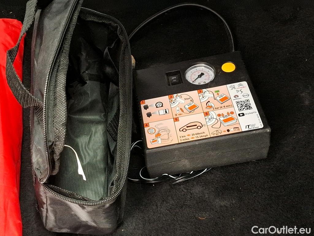  Citroen  Berlingo CITROEN  VU 4p Fourgonnette M 650kg BlueHDi 100 SandS BVM Driver #2