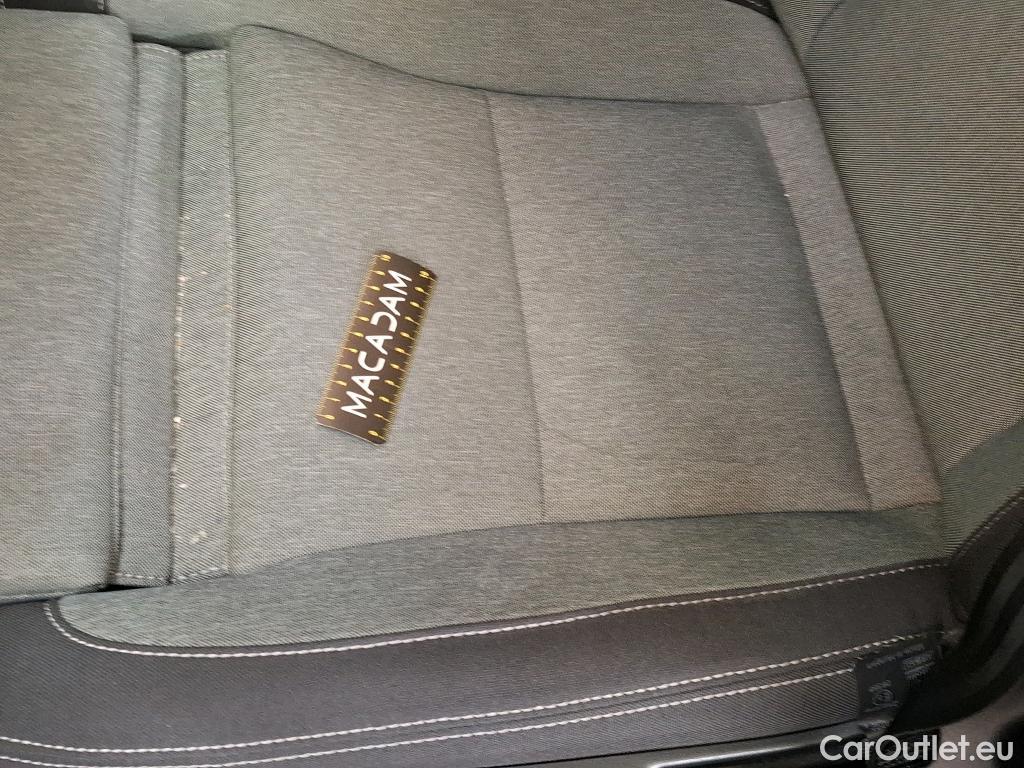  Volvo  XC 40 VOLVO XC40 / 2022 / 5P / SUV Recharge T5 262 DCT7 Plus #5