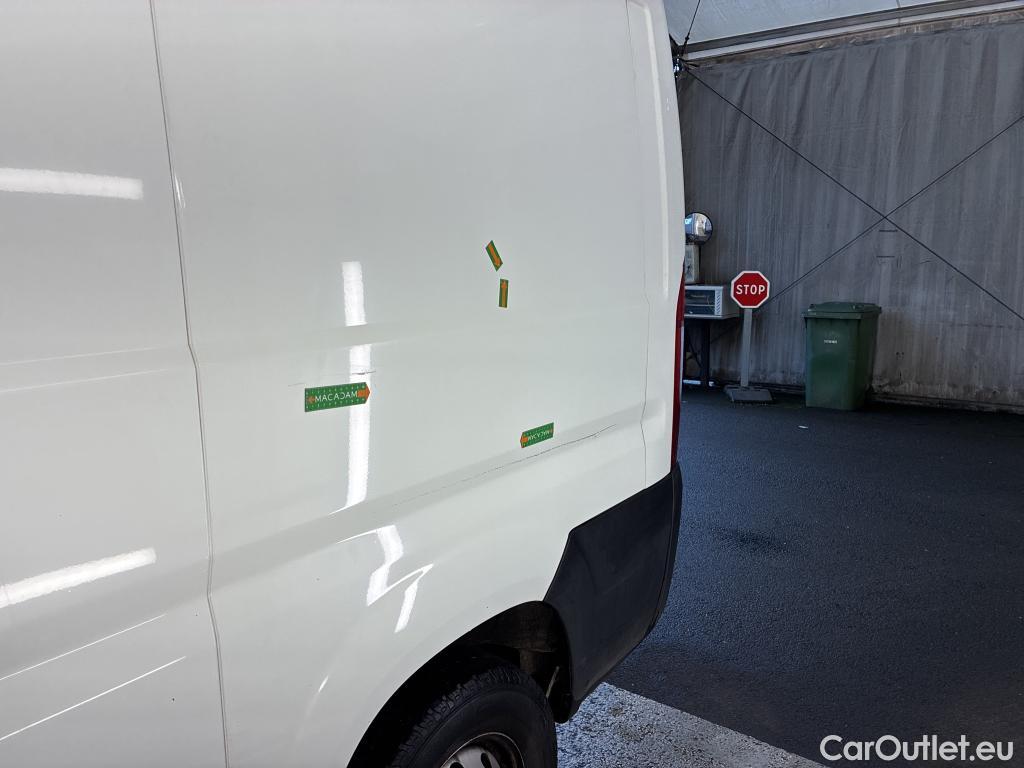  Peugeot  Boxer PEUGEOT  / 2014 / 4P / Fourgon tôlé BlueHDi 120 S&S ASPHALT 330 L1H1 #52