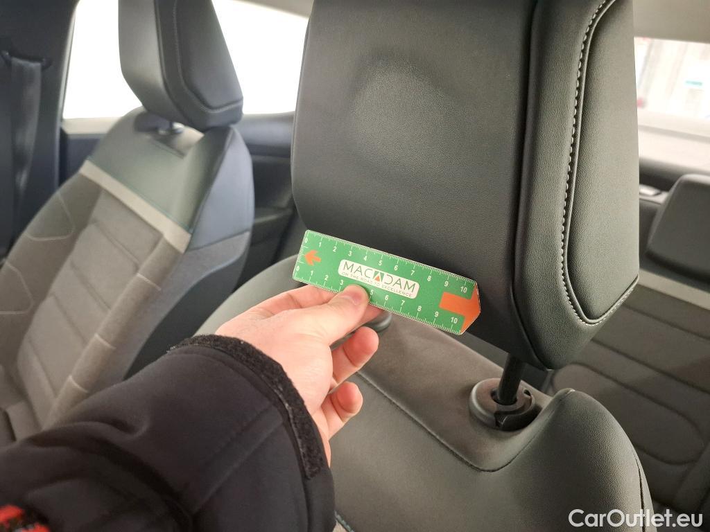  Citroen  C4 CITROEN  X / 2022 / 4P / Berline PureTech 130 S&S EAT8 Feel Pack #26