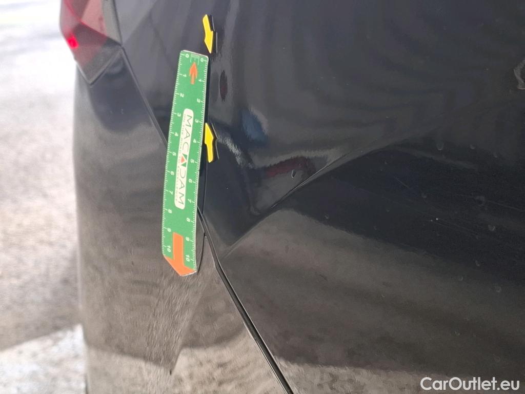  Citroen  C4 CITROEN  X / 2022 / 4P / Berline PureTech 130 S&S EAT8 Feel Pack #24