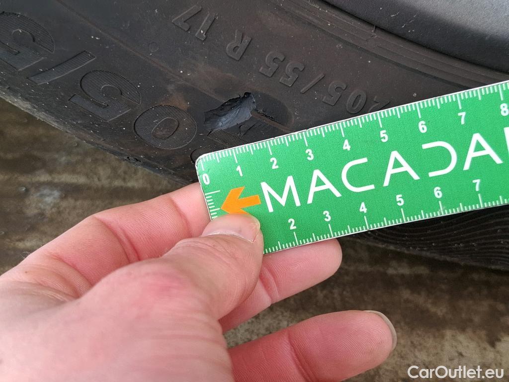  Mercedes  A-Klasse MERCEDES-BENZ Classe A Compact / 2018 / 5P / Berline A 180 Style Line #40