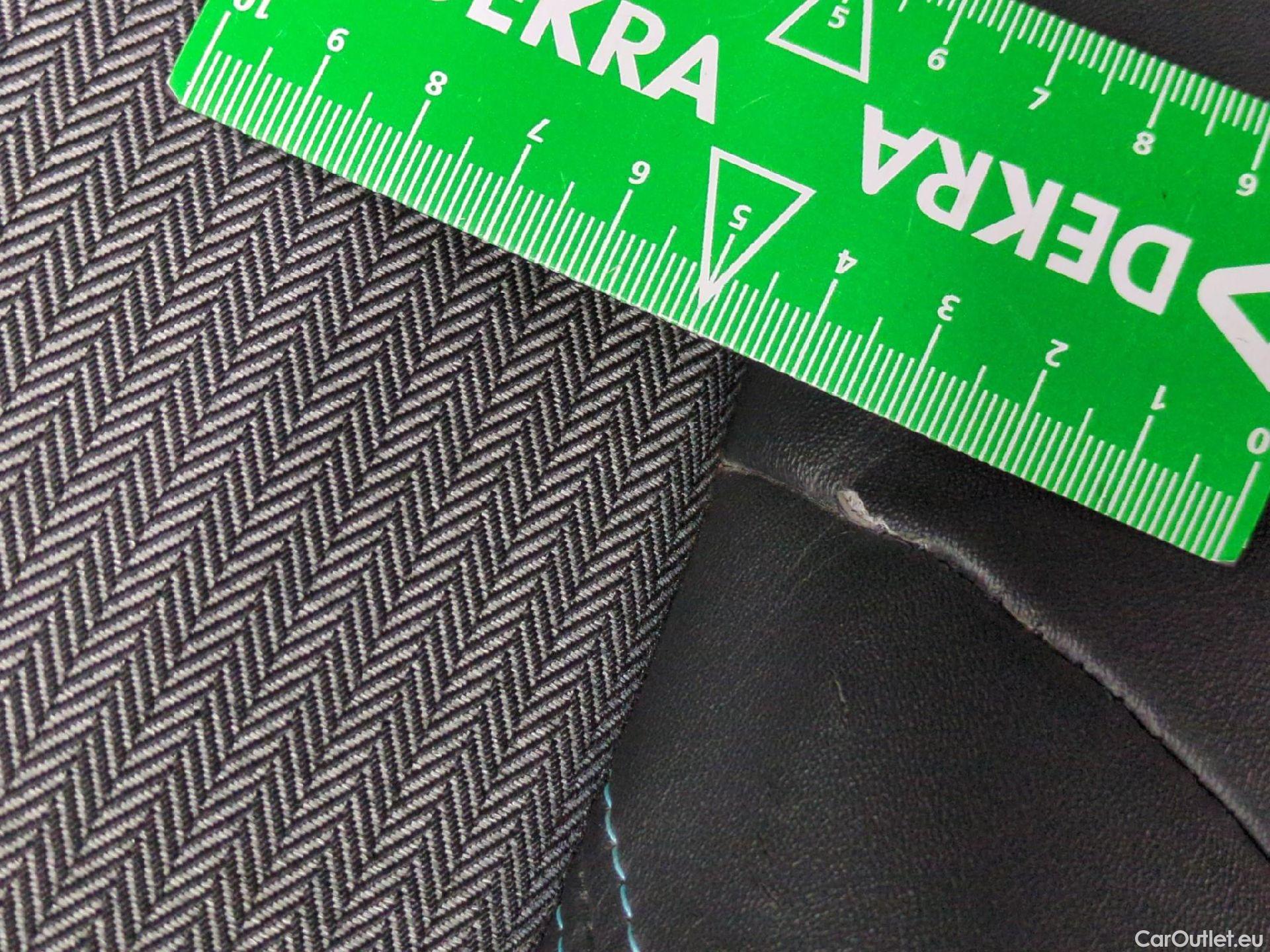  Peugeot  3008  Allure Pack 1.5 HDi 130CV BVA8 E6d #2