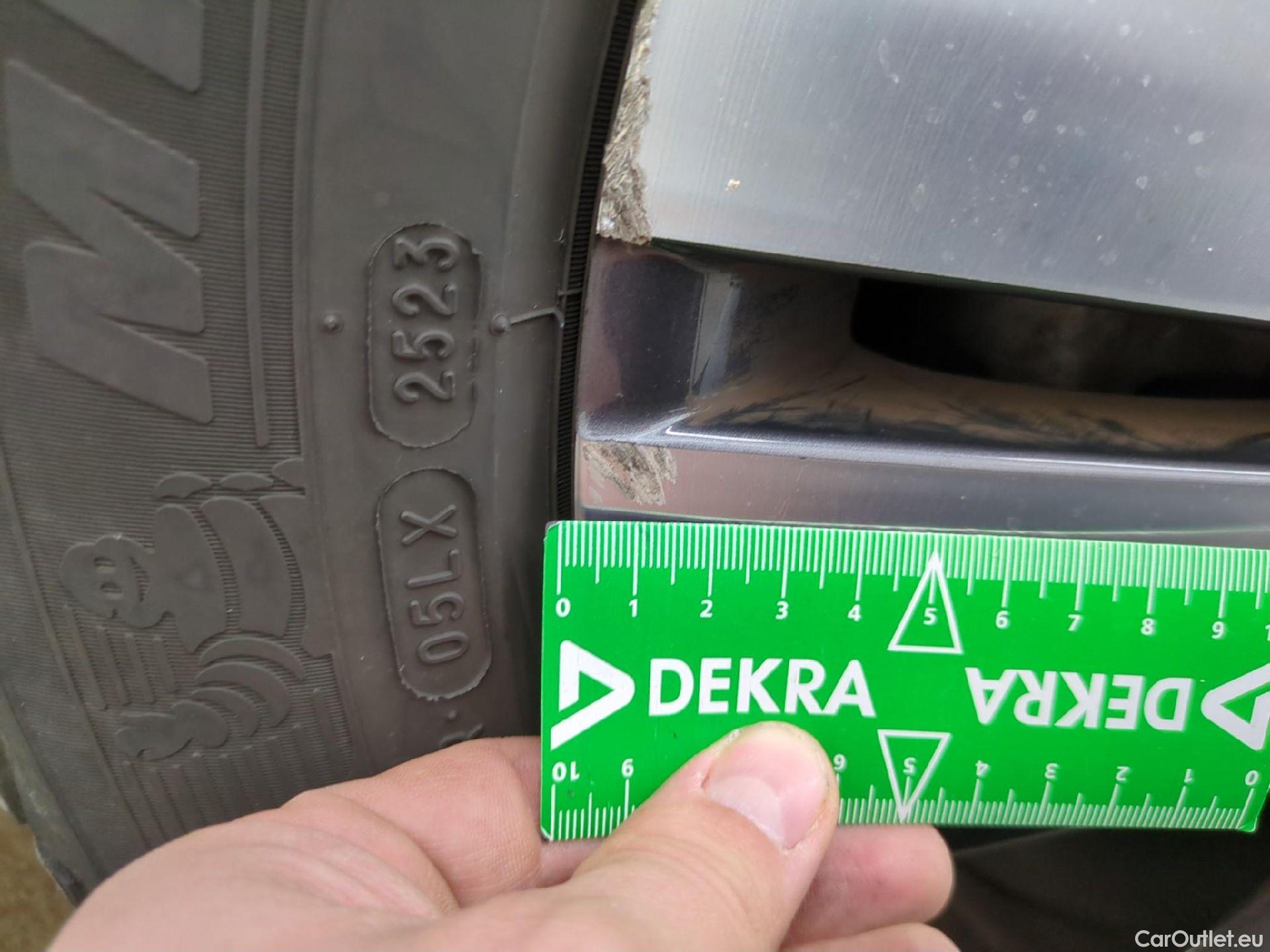  Peugeot  3008  Allure Pack 1.5 HDi 130CV BVA8 E6d #19