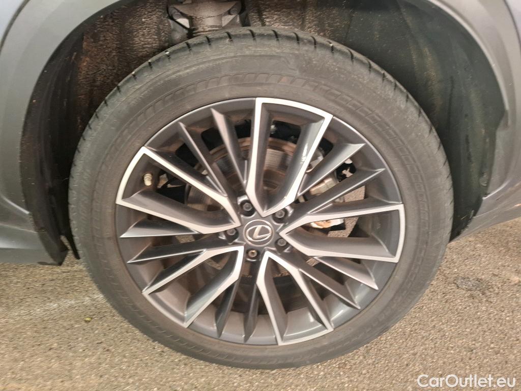  Lexus  NX LEXUS  / 2021 / 5P / SUV 450H+ 4WD Executive #10