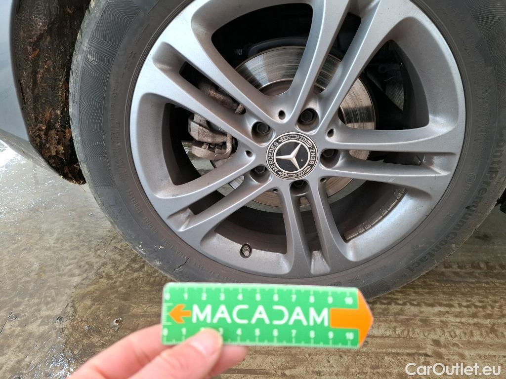  Mercedes  A-Klasse MERCEDES-BENZ Classe A Compact / 2018 / 5P / Berline A 180 Style Line #38