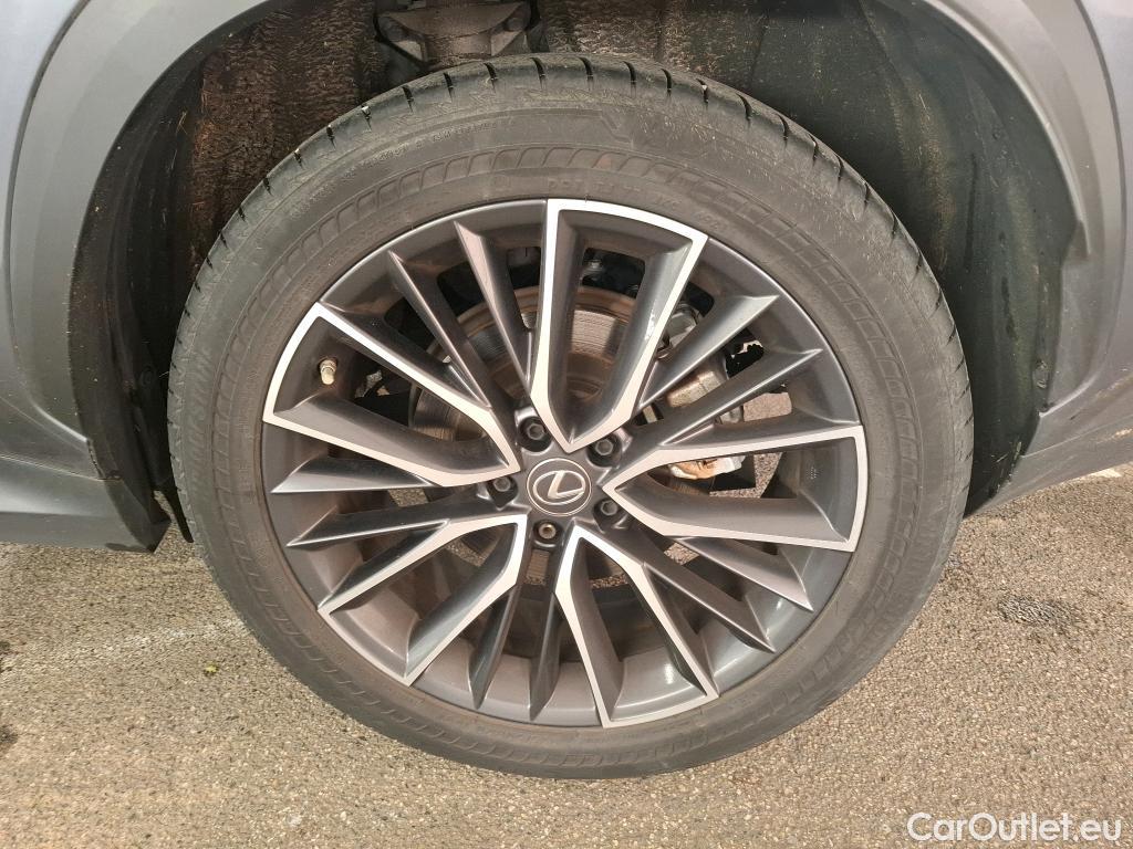  Lexus  NX LEXUS  / 2021 / 5P / SUV 450H+ 4WD Executive #8