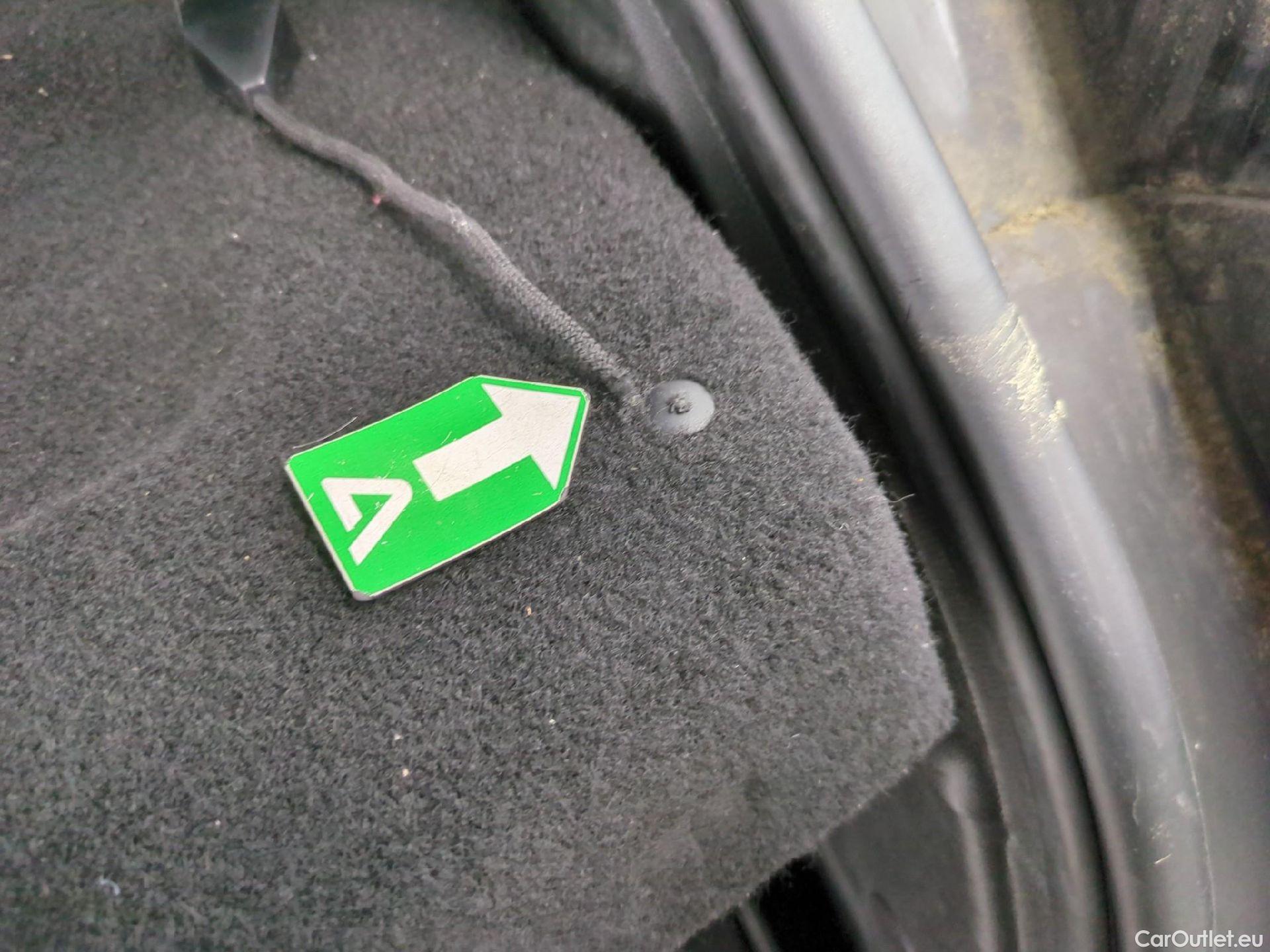  Peugeot  3008  Allure Pack 1.5 HDi 130CV BVA8 E6d #7