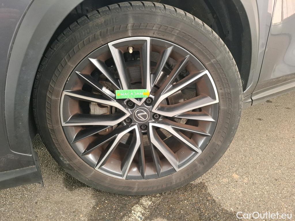  Lexus  NX LEXUS  / 2021 / 5P / SUV 450H+ 4WD Executive #4