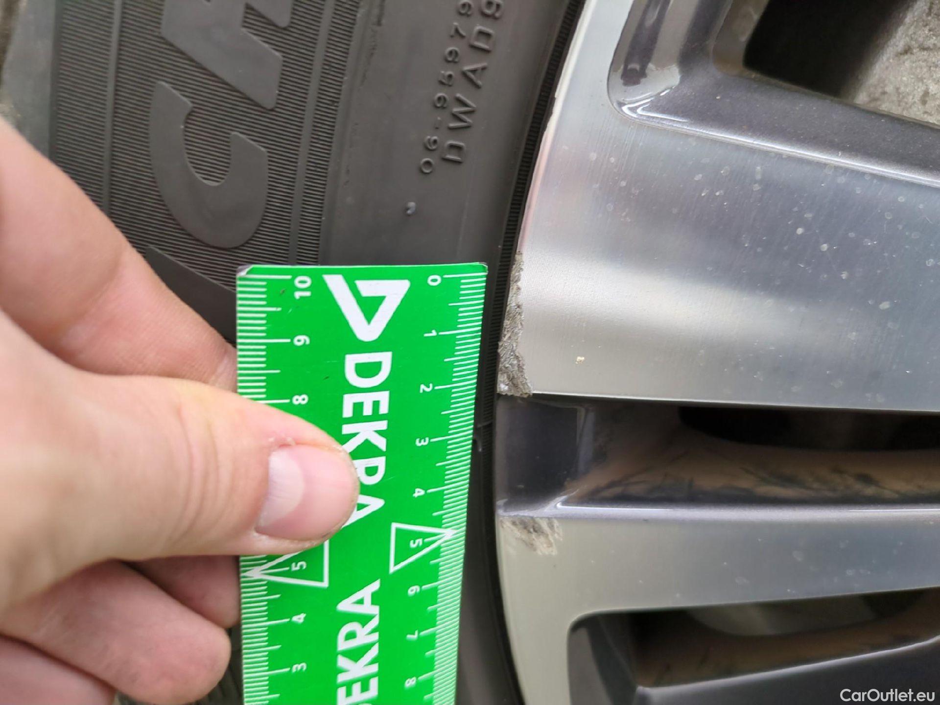  Peugeot  3008  Allure Pack 1.5 HDi 130CV BVA8 E6d #21