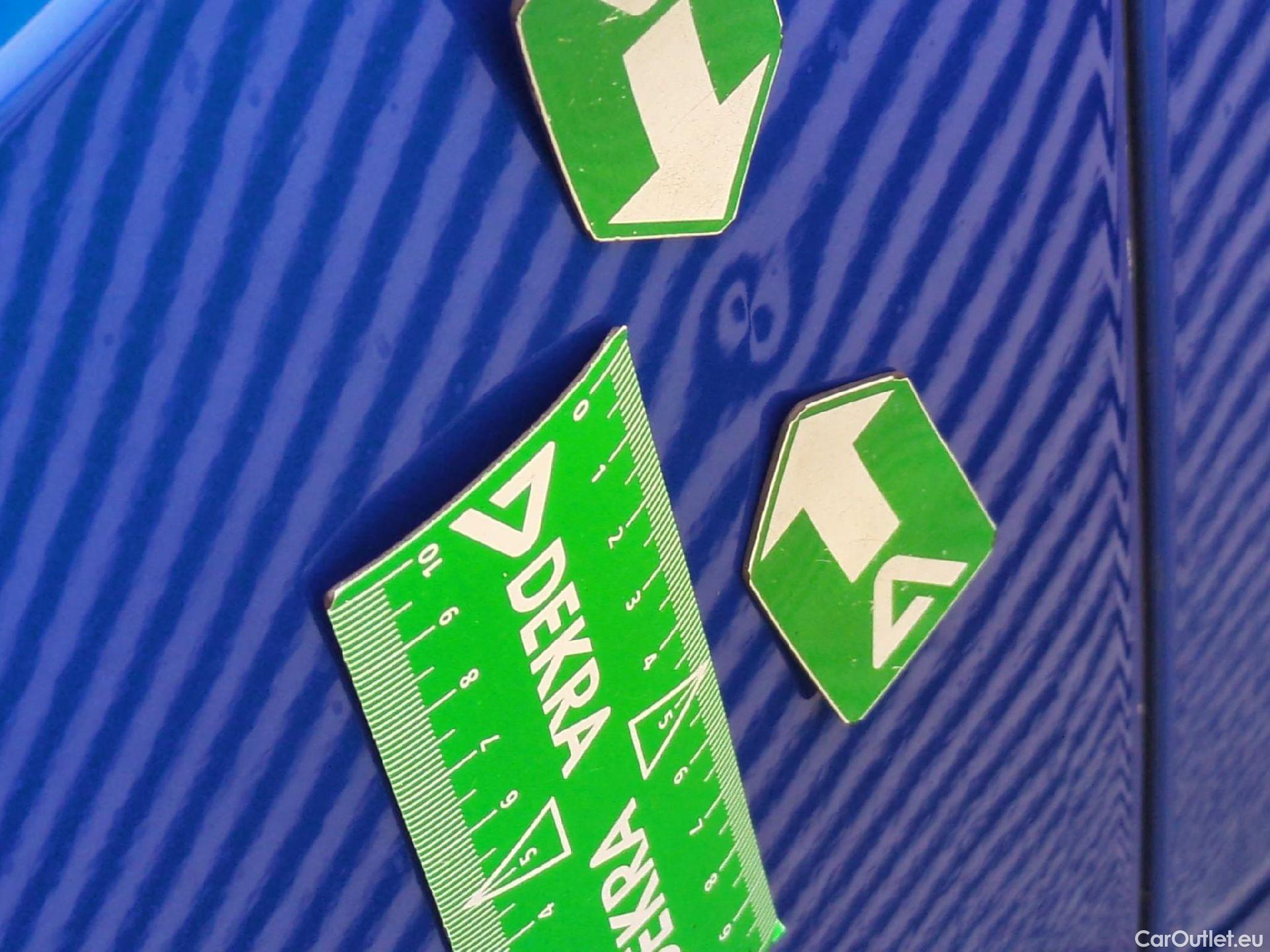  Peugeot  3008  Allure Pack 1.5 HDi 130CV BVA8 E6d #32