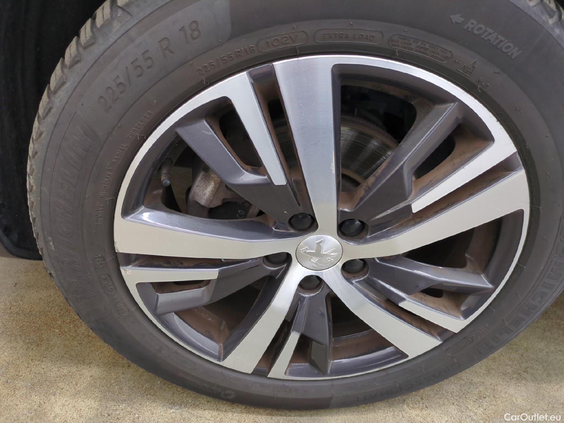  Peugeot  3008  Allure Pack 1.5 HDi 130CV BVA8 E6d #20