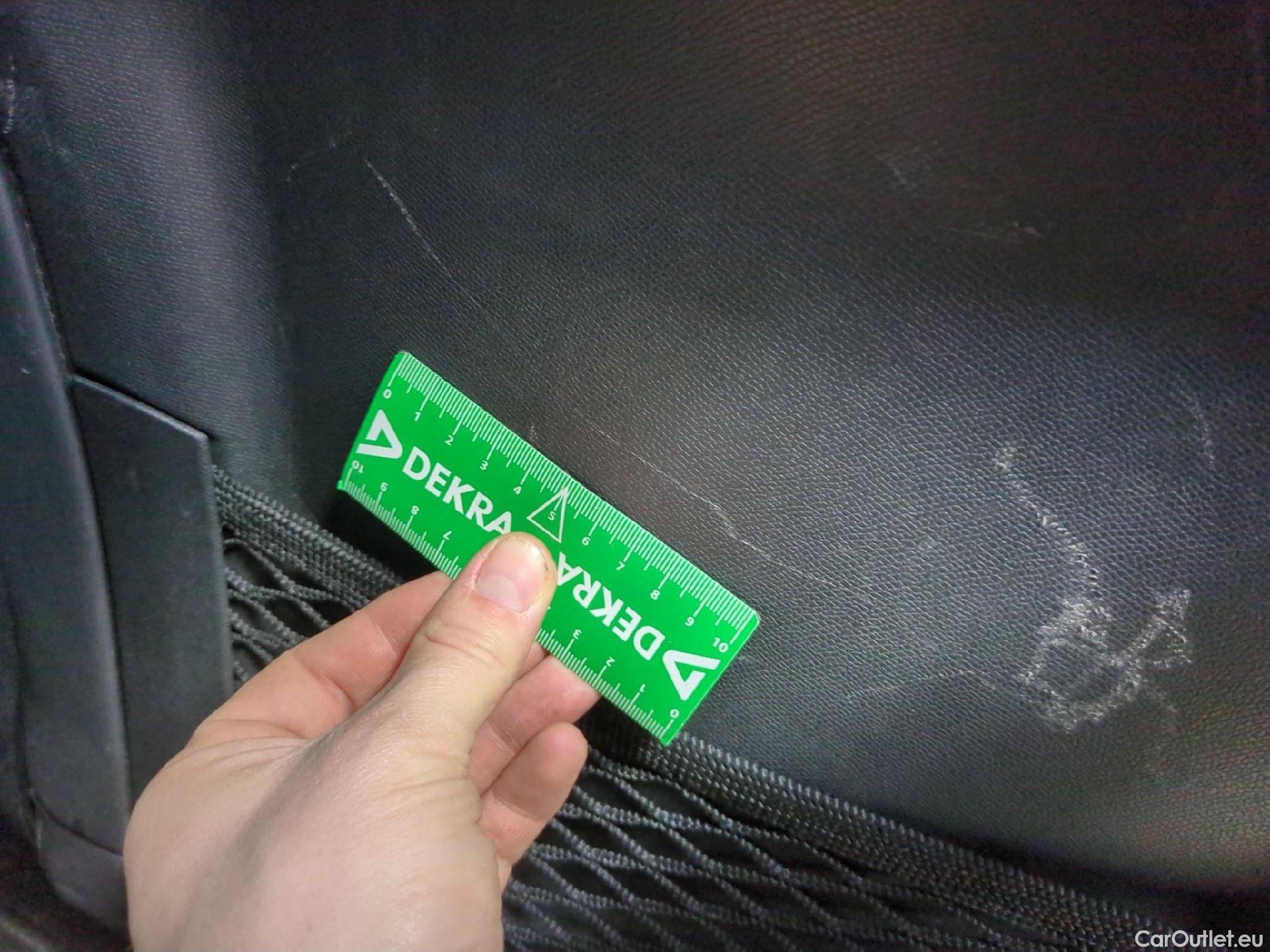  Peugeot  3008  Allure Pack 1.5 HDi 130CV BVA8 E6d #29