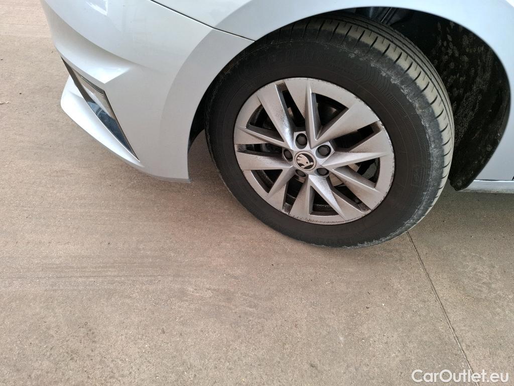  Skoda  Fabia  Ambition 1.0 MPI 80CV BVM5 E6d #9