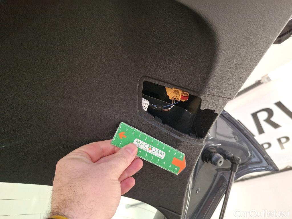  Volkswagen  Golf  VOLKSWAGEN / 2020 / 5P / Berline 2.0 TDI SCR 115 DSG7 LIFE SOCI BUSINESS #9