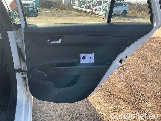  Skoda  Fabia  Com.1.0TSI 70 Ambition #8