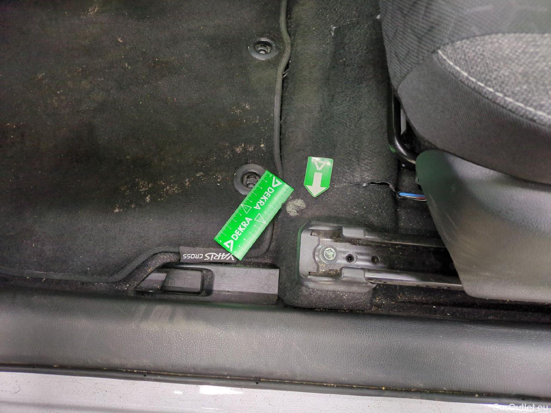  Toyota  Yaris Cross TOYOTA  Hybride / 2021 / 5P / SUV 1.5 HYBRID 116H DYNAMIC BUSINESS BEY AWD #19