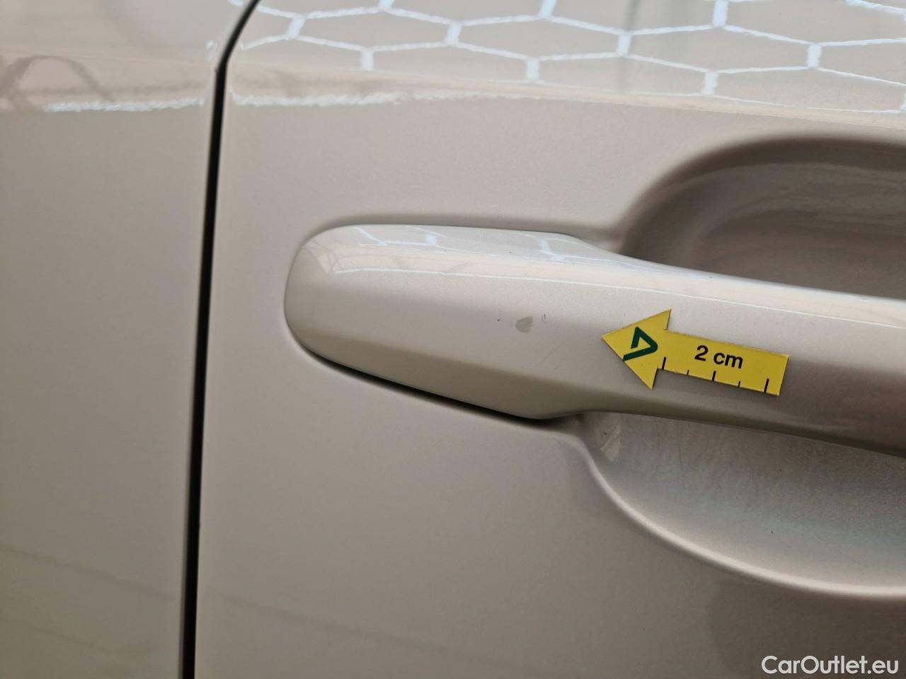  Toyota  Corolla 1.8 Hybrid Dynamic HSD #28