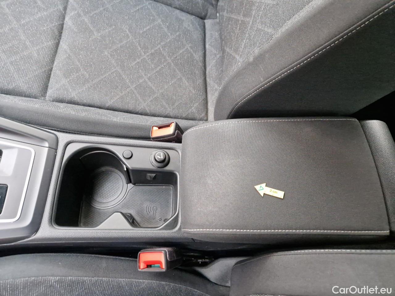  Volkswagen  Golf  Life 1.5 eTSI ACT DSG mild-Hybrid #3