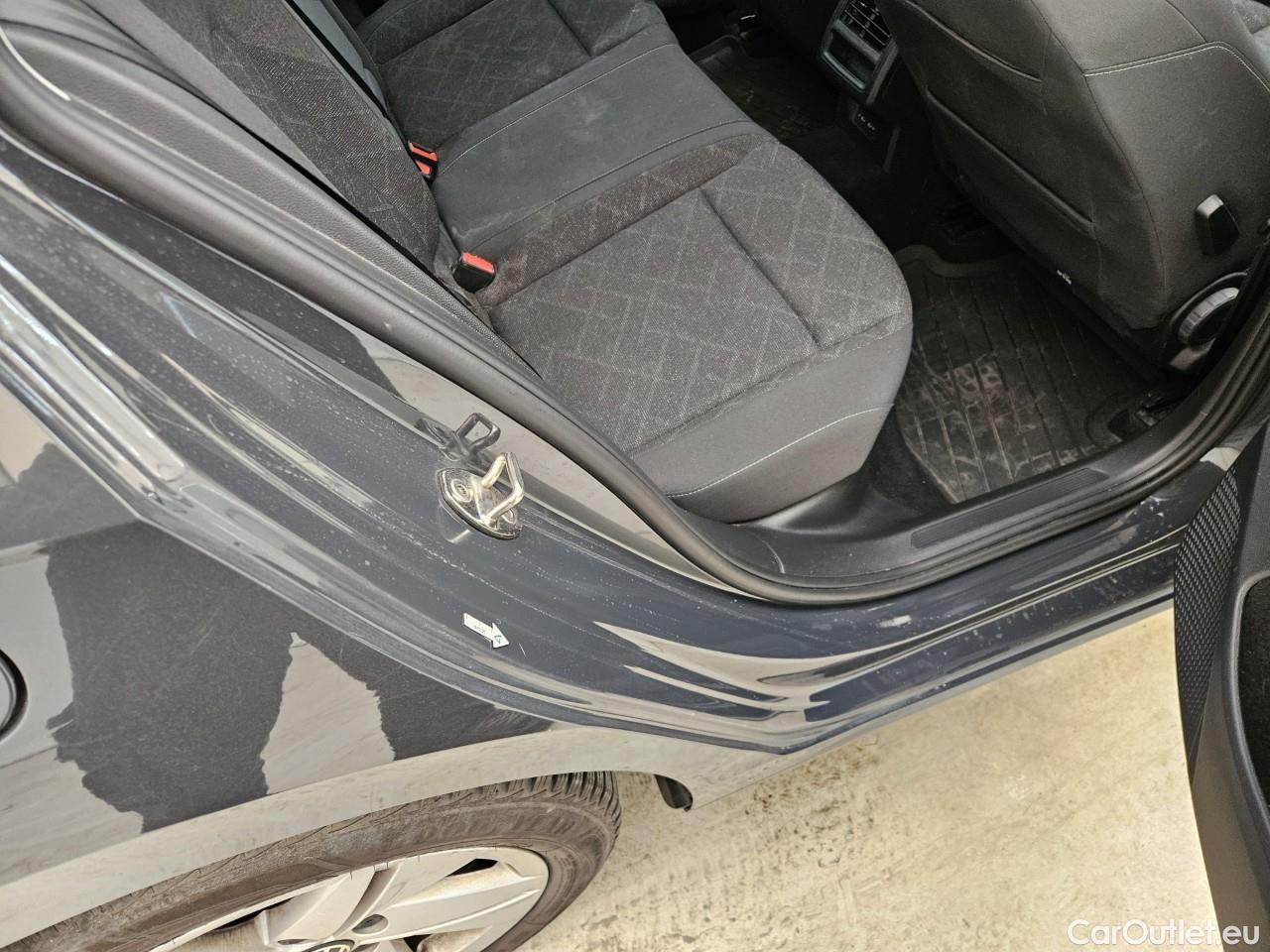  Volkswagen  Golf  2.0 TDI 116HP DSG Life Variant #33