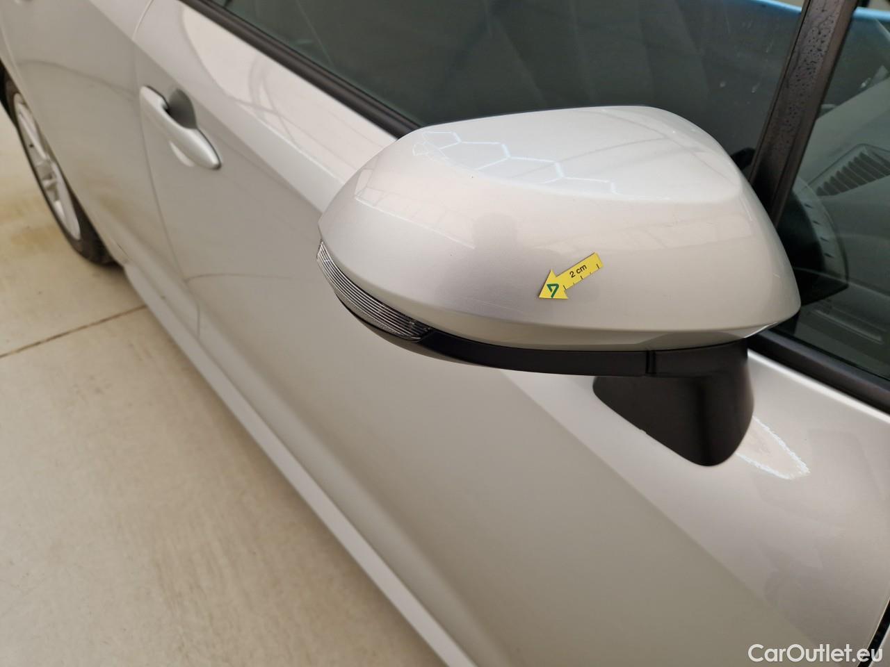  Toyota  Corolla 1.8 Hybrid Dynamic HSD #23