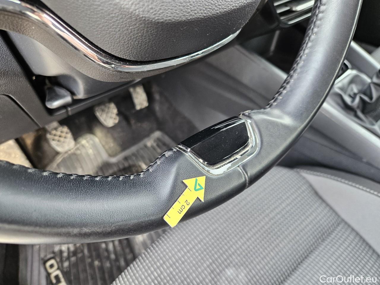  Skoda  Octavia 2.0 TDI 115CP Ambition Combi #36