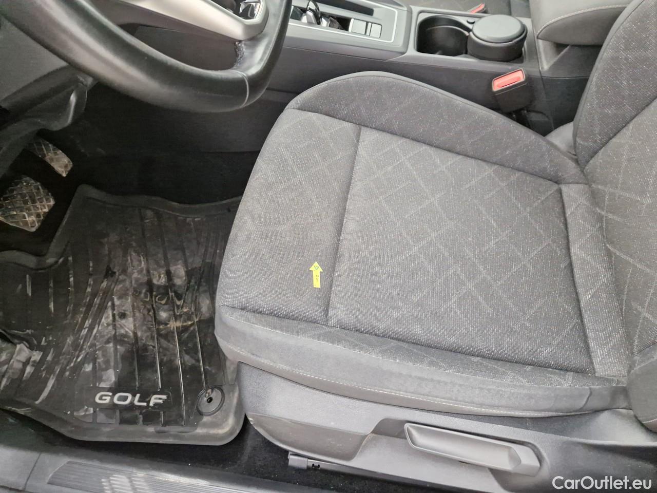  Volkswagen  Golf  Life 1.5 eTSI ACT DSG mild-Hybrid #9