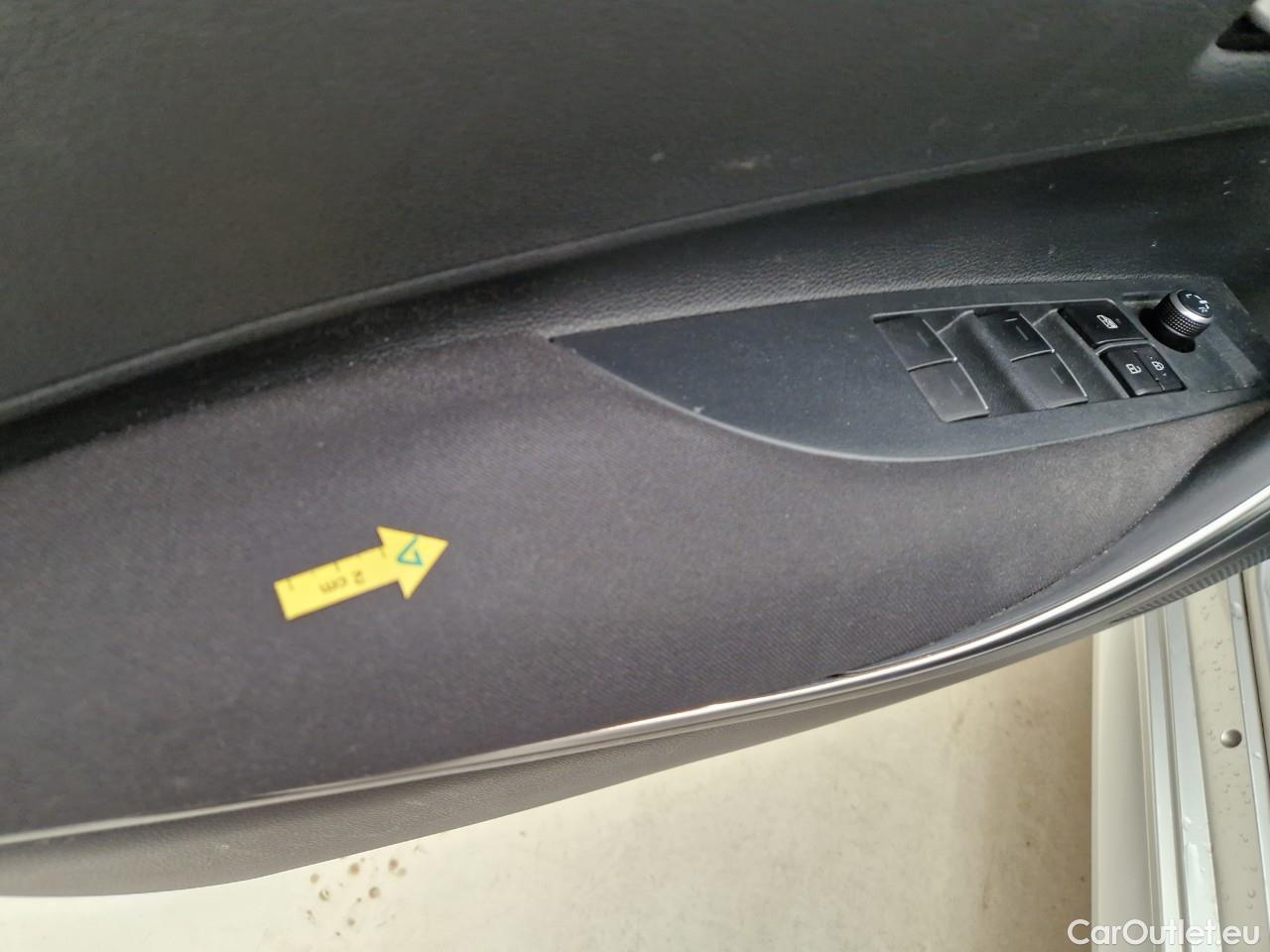  Toyota  Corolla 1.8 Hybrid Dynamic HSD #54