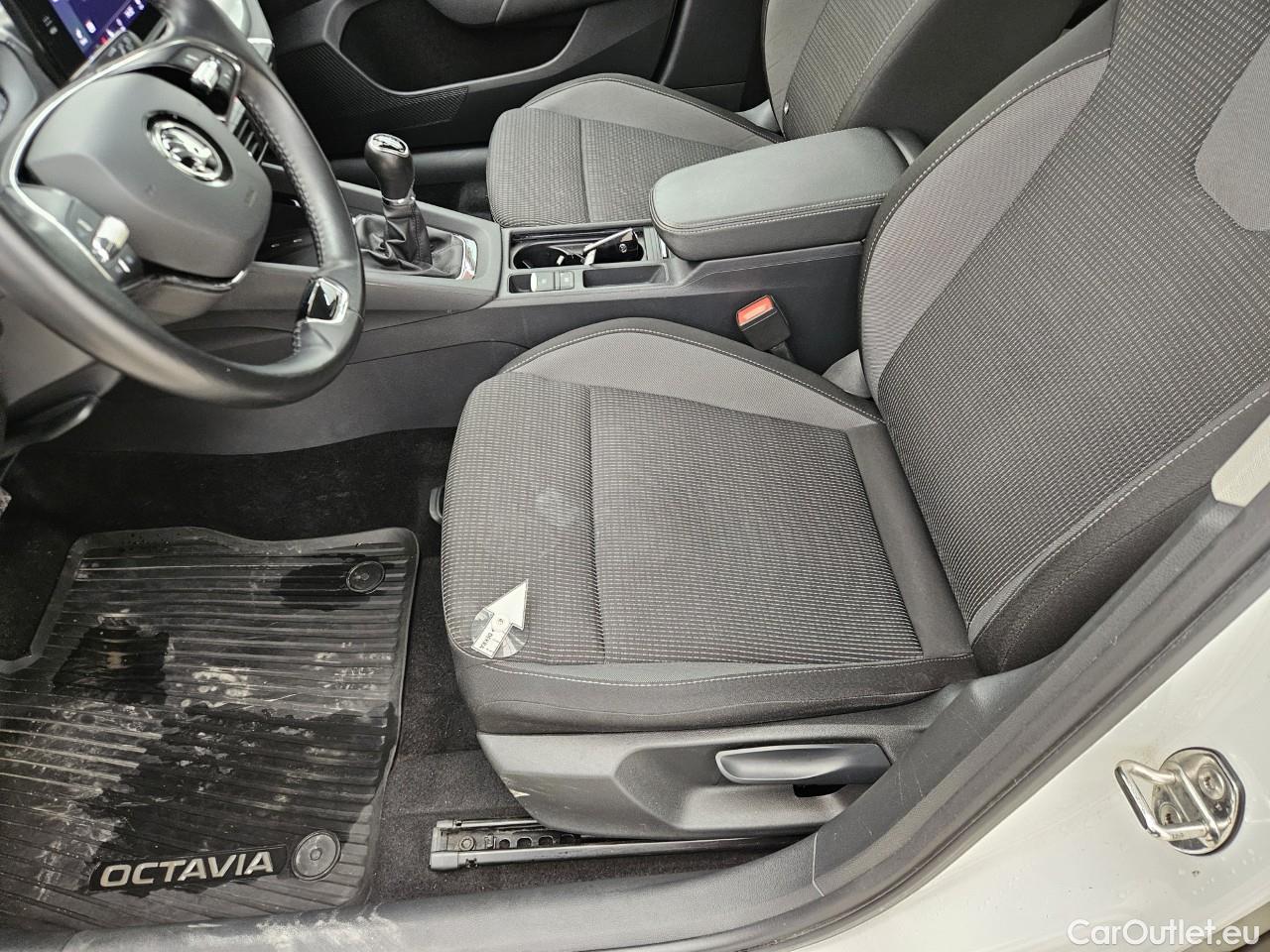  Skoda  Octavia 2.0 TDI 115CP Ambition Combi #28