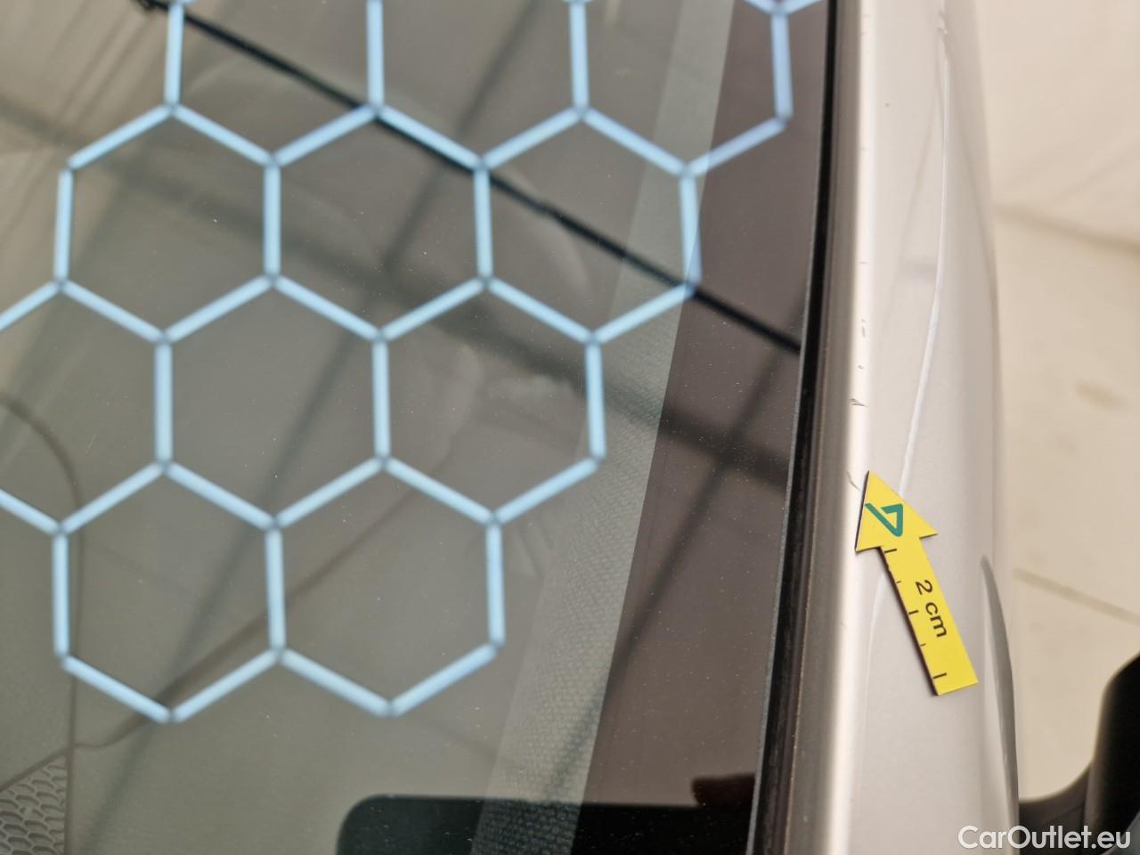  Toyota  Corolla 1.8 Hybrid Dynamic HSD #15