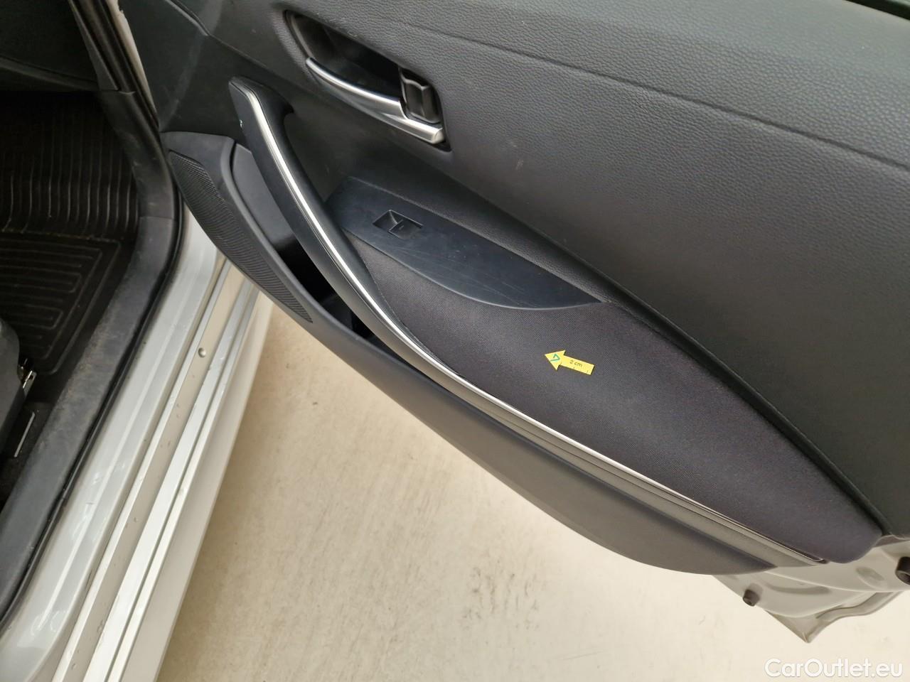  Toyota  Corolla 1.8 Hybrid Dynamic HSD #63