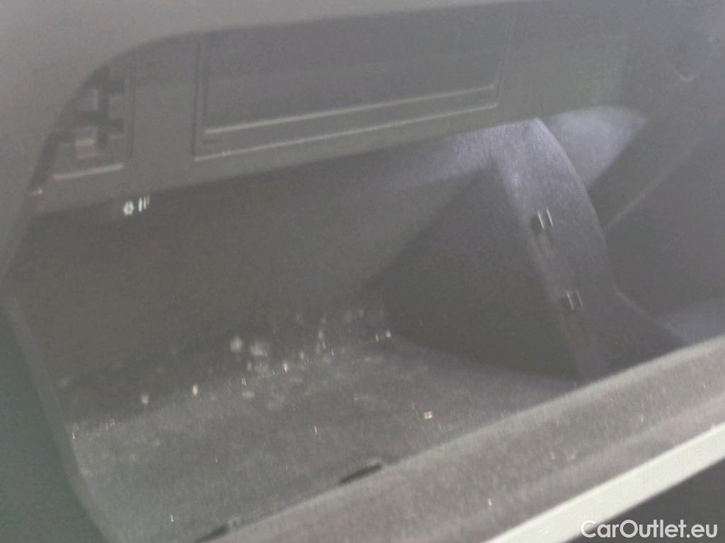  Volkswagen  Passat Highline2.0 TDI SCR DSG 4Mot 200CP #16