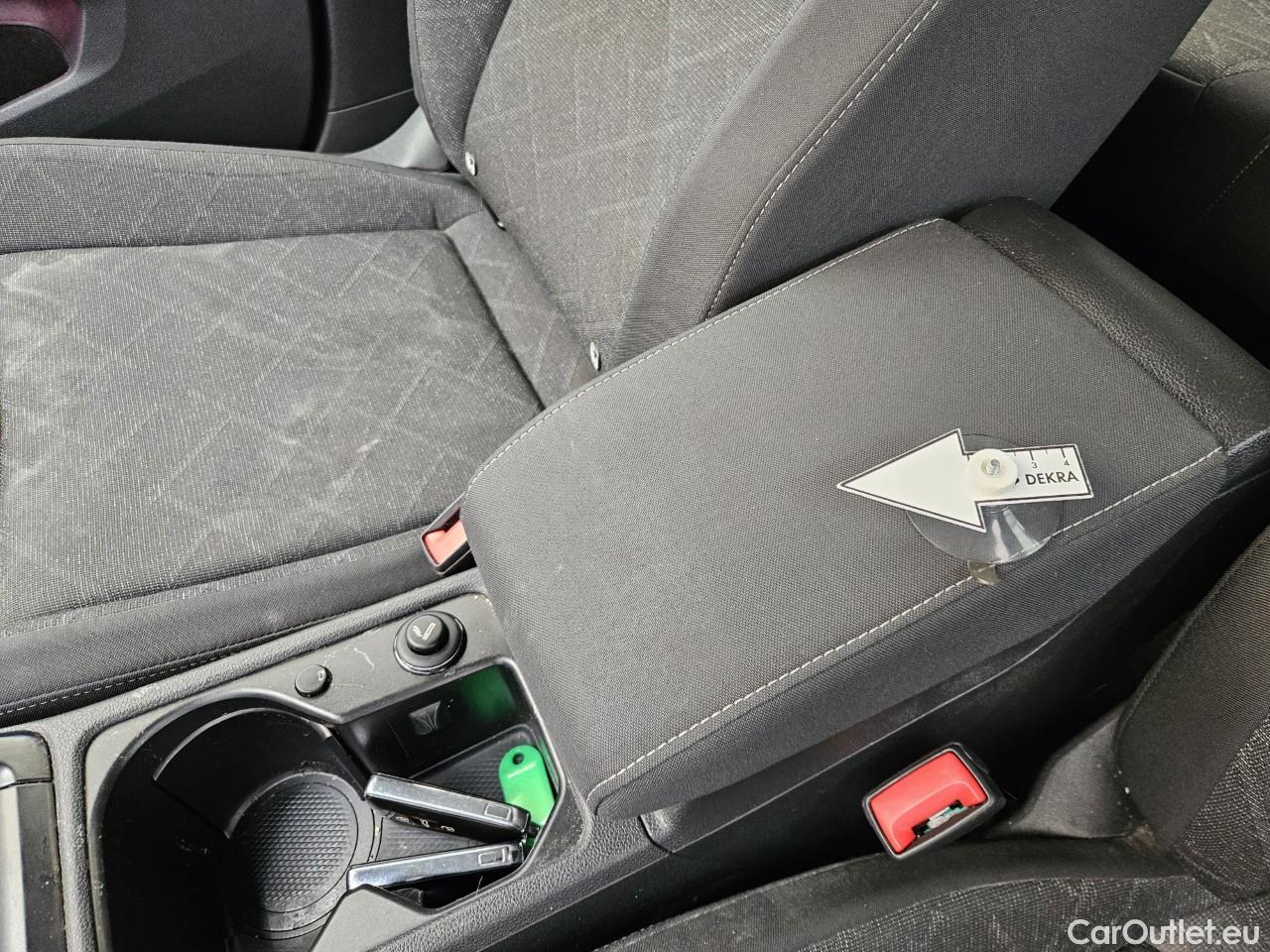  Volkswagen  Golf  2.0 TDI 116HP DSG Life Variant #47