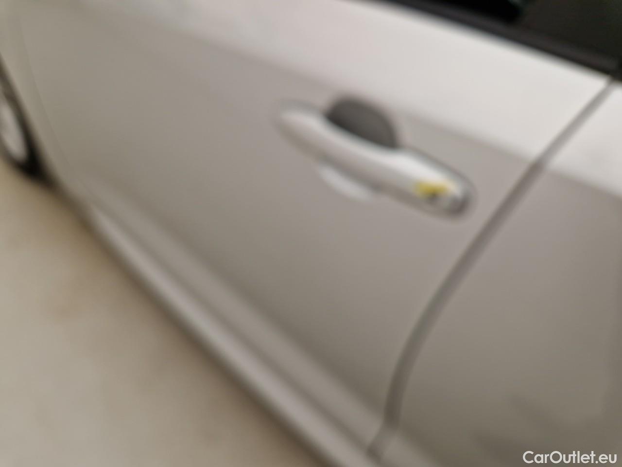  Toyota  Corolla 1.8 Hybrid Dynamic HSD #3