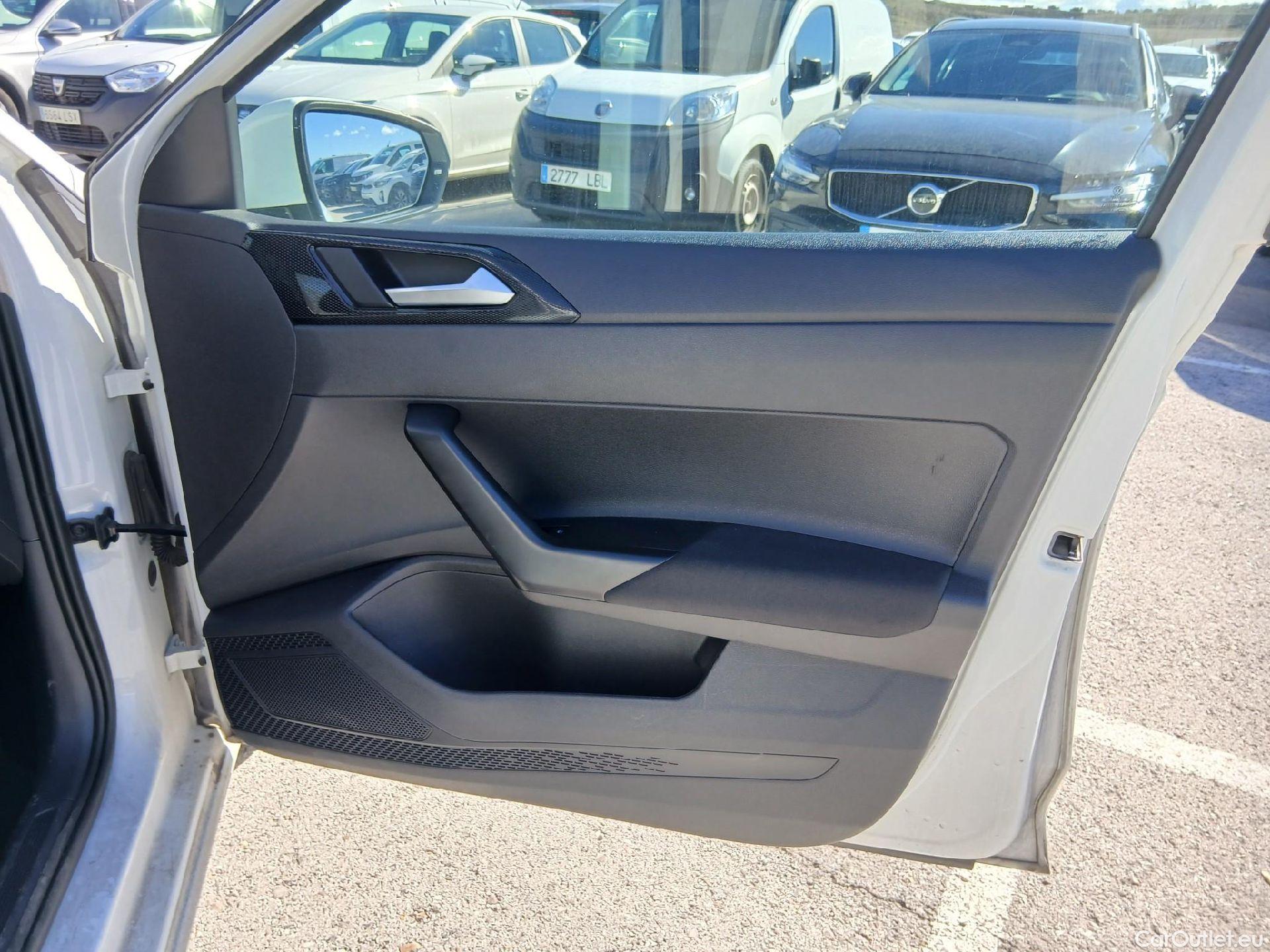  Volkswagen  Polo VOLKSWAGEN  / 2021 / 5P / berlina con portón Life 1.0 TSI 70kW (95CV) #36