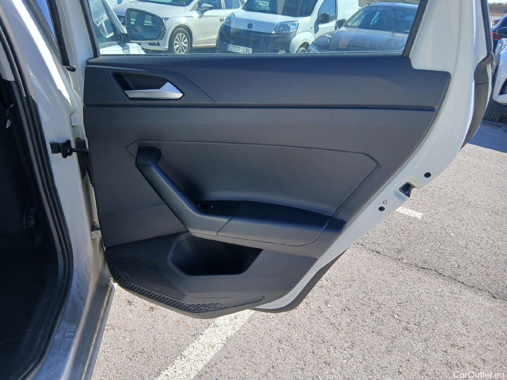  Volkswagen  Polo VOLKSWAGEN  / 2021 / 5P / berlina con portón Life 1.0 TSI 70kW (95CV) #32