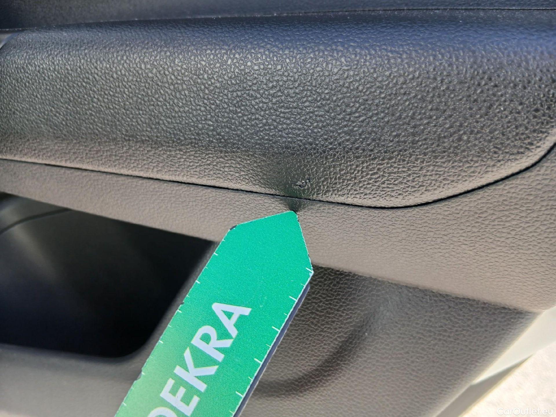  Volkswagen  Polo VOLKSWAGEN  / 2021 / 5P / berlina con portón Life 1.0 TSI 70kW (95CV) #33