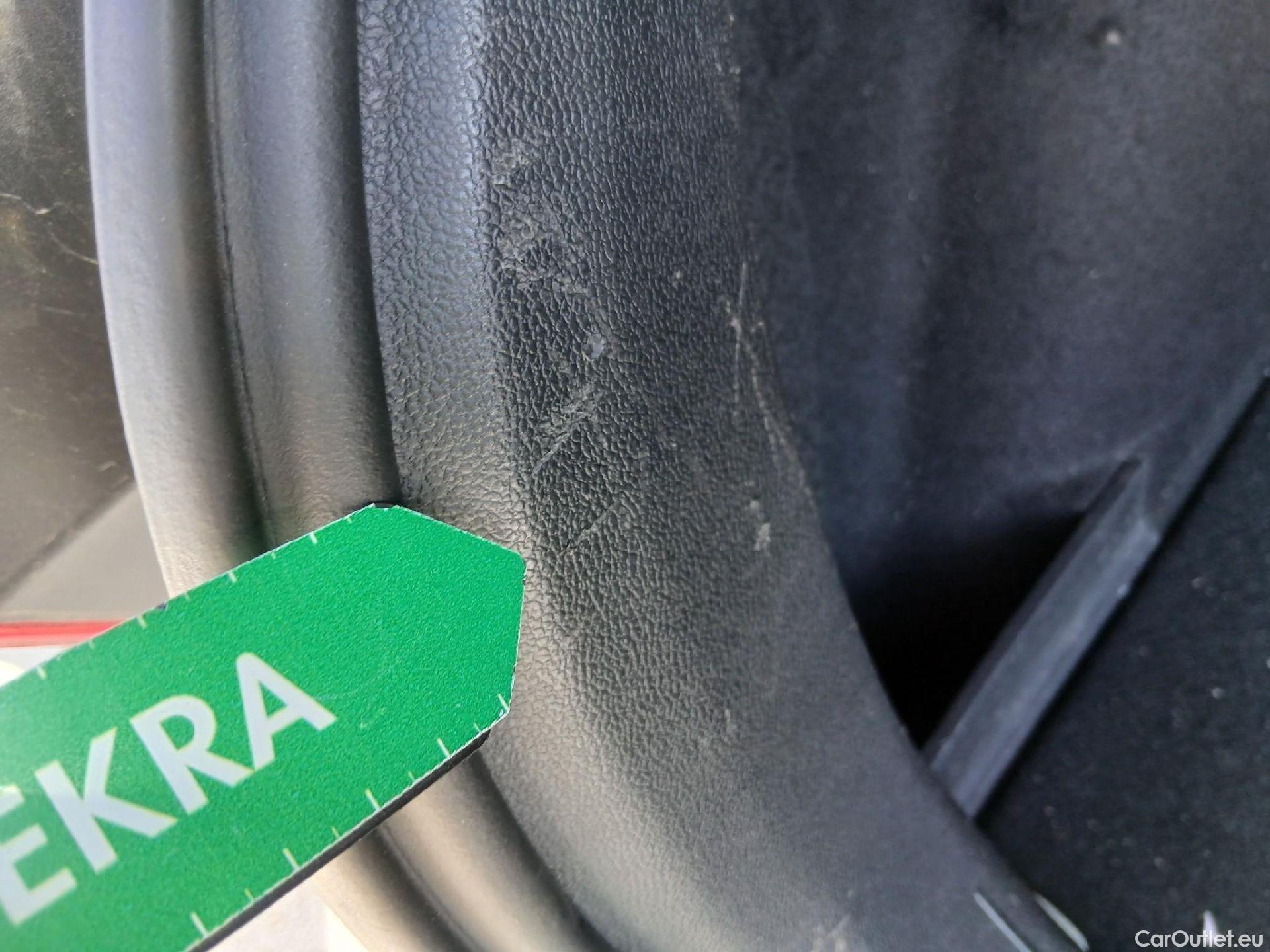  Volkswagen  Polo VOLKSWAGEN  / 2021 / 5P / berlina con portón Life 1.0 TSI 70kW (95CV) #23