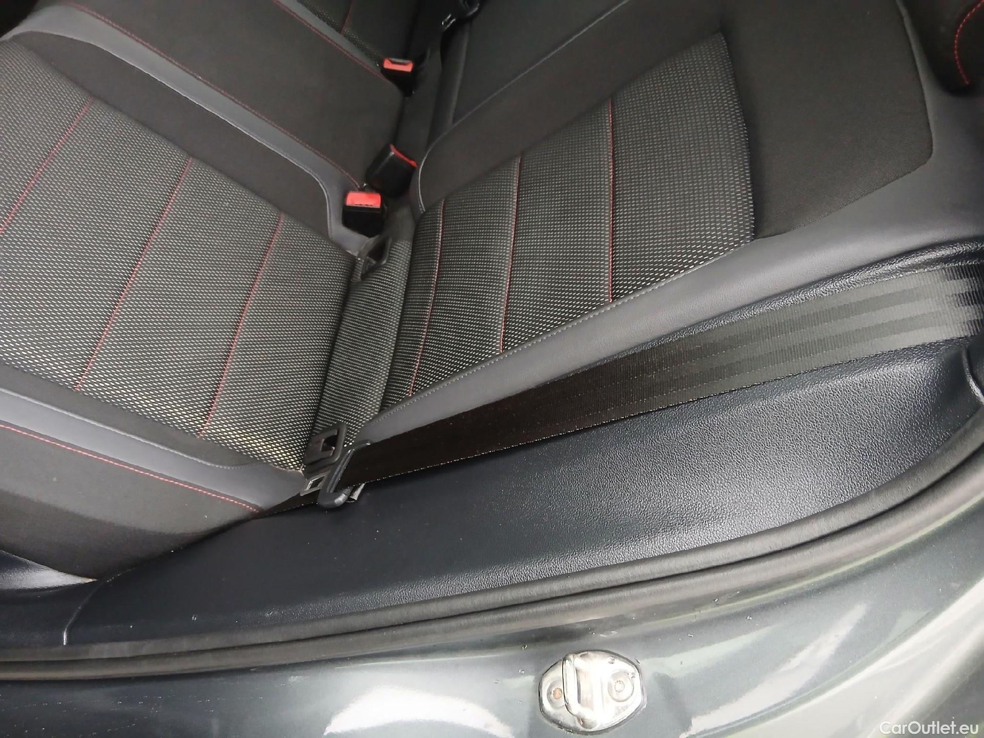  Volkswagen  T-ROC VOLKSWAGEN  / 2017 / 5P / todoterreno Sport 1.5 TSI 110kW (150CV) #29