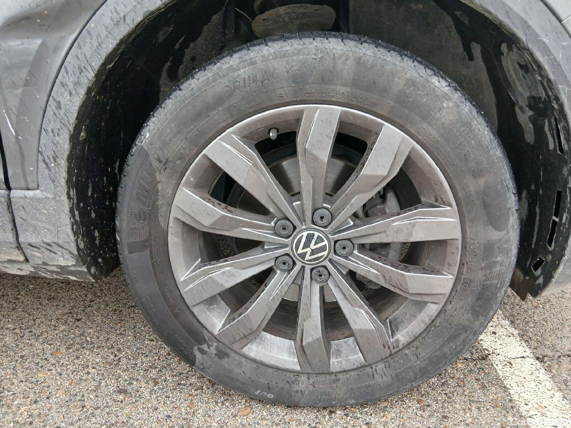  Volkswagen  T-ROC VOLKSWAGEN  / 2017 / 5P / todoterreno Sport 1.5 TSI 110kW (150CV) #32