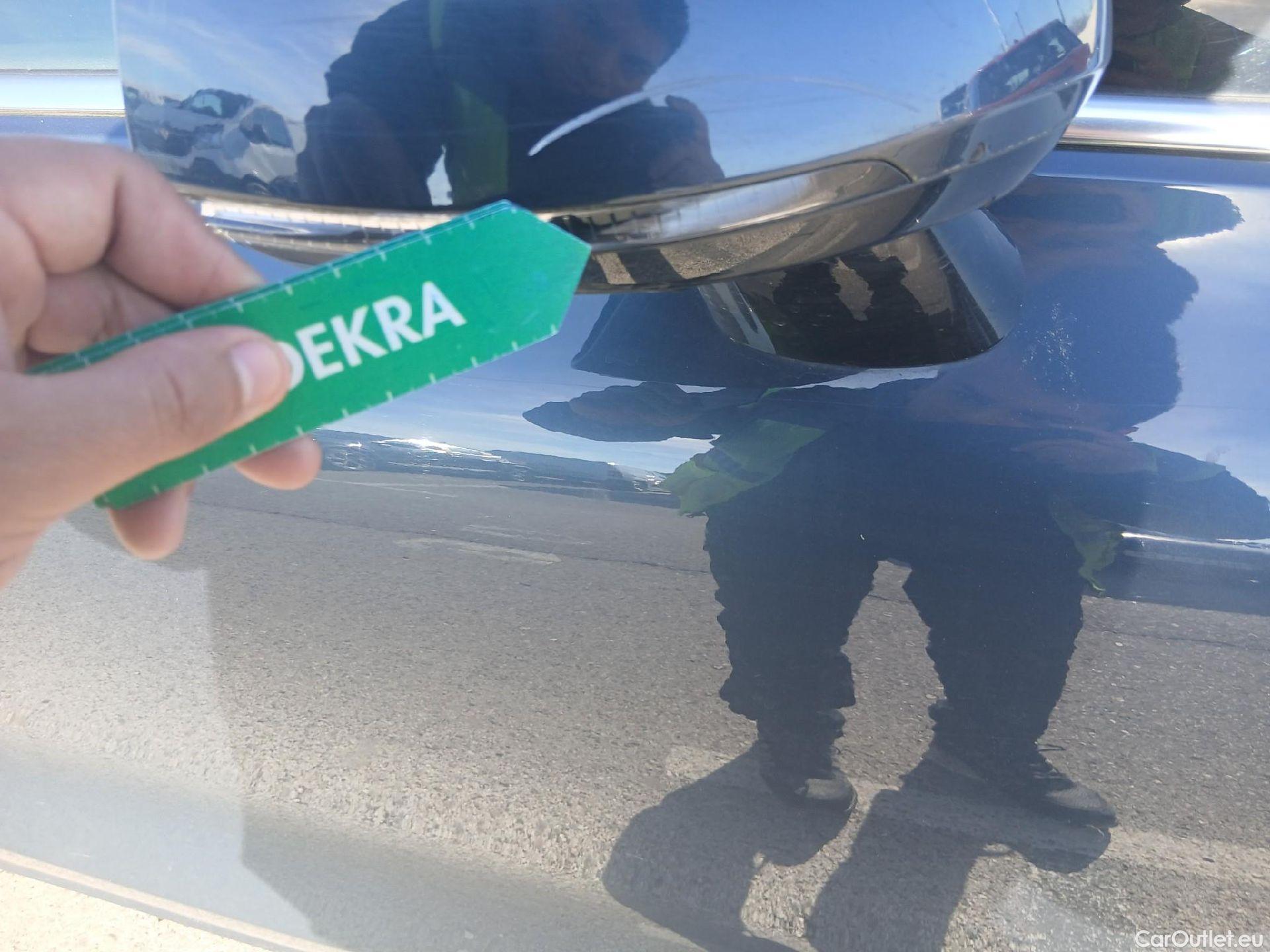  Volvo  V60 VOLVO  / 2018 / 5P / familiar 2.0 B4 (D) Momentum Pro Auto #25