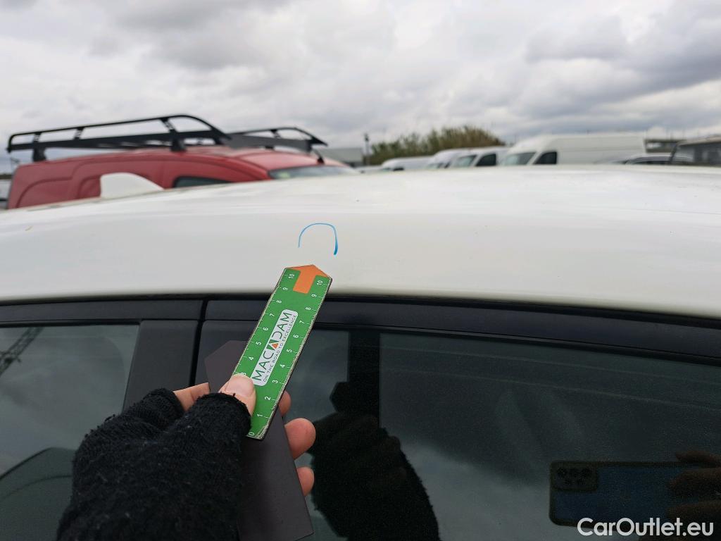  Toyota  C-HR TOYOTA  / 2019 / 5P / todoterreno 1.8 125H Active #24