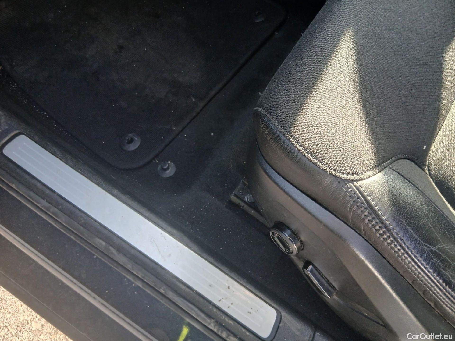  Volvo  V60 VOLVO  / 2018 / 5P / familiar 2.0 B4 (D) Momentum Pro Auto #3